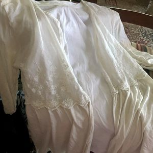 Maurices Large White shirt (2 pc)